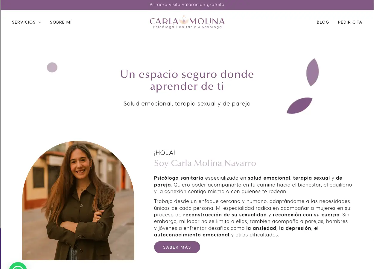 Portada Web Carla Molina texto principal, luego una imagen a la izquierda y texto descriptivo a la derecha